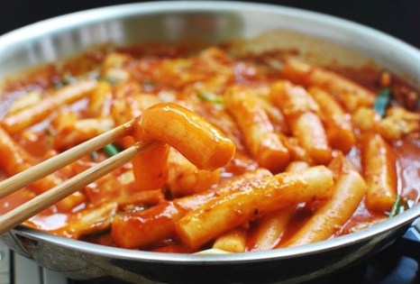 Ddukbokki (kue beras pedas).jpg